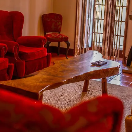 Exceptional With Pool Mountain Views And Enclosed Garden ヴィラ